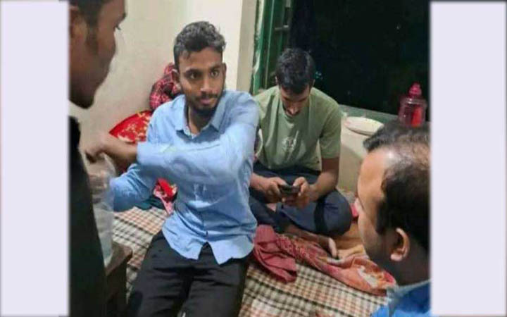 ৪ দিন পর ঢাবির হলে ফিরেছেন সহ-সমন্বয়ক খালেদ